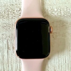 Apple Watch Series 6 Aluminum Gold